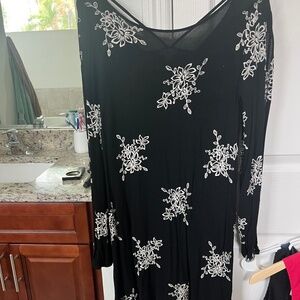 Women’s long sleeve top